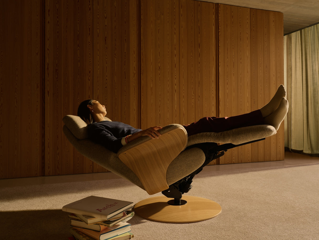 Adam Electric Recliner - Fabric + Disc Base