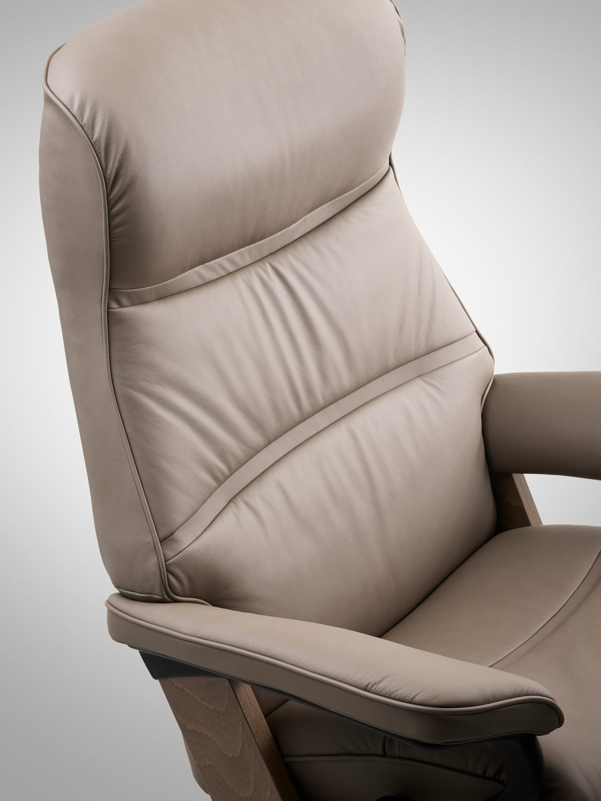 Philip Recliner - Medium (Cross Base)