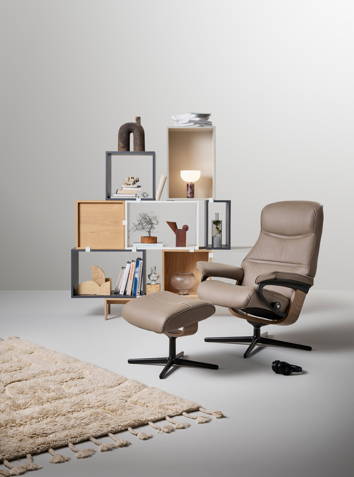 Philip Recliner - Medium (Cross Base)